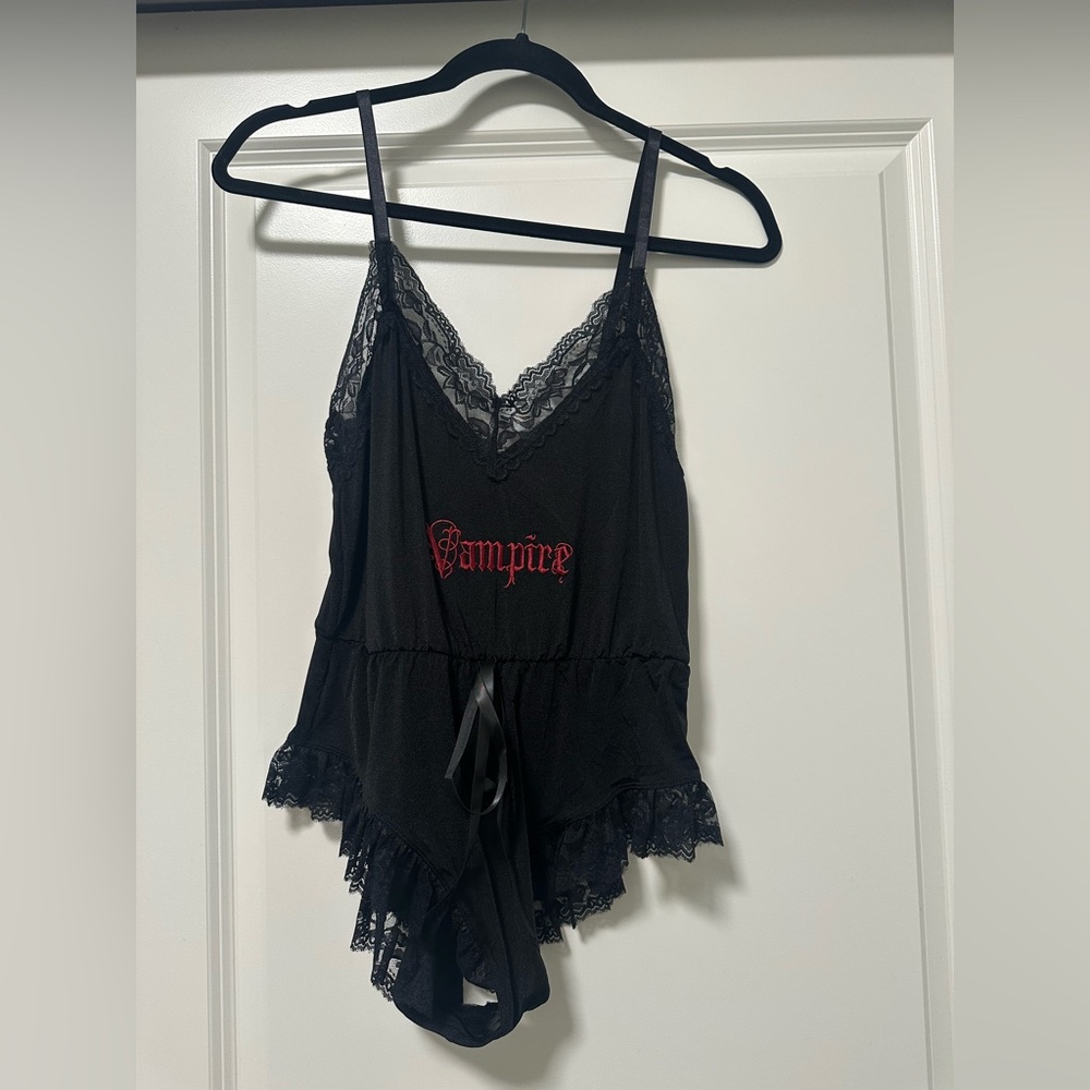 DOLLSKILL WIDOW IN COLD BLOOD SLEEP ROMPER SIZE SMALL